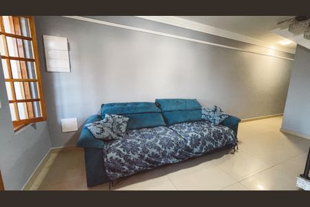 Casa à venda com 160m², 3 quartos e 3 vagas Casa à venda com 160m², 3 quartos e 3 vagasSala