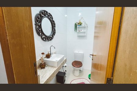 Casa à venda com 160m², 3 quartos e 3 vagas Casa à venda com 160m², 3 quartos e 3 vagasLavabo