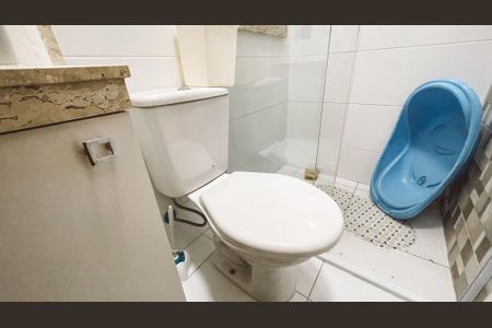 Casa à venda com 160m², 3 quartos e 3 vagas Casa à venda com 160m², 3 quartos e 3 vagasBanheiro da Suíte 2