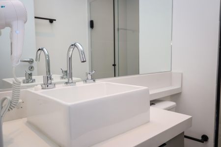 Studio para alugar com 20m², 1 quarto e sem vaga Studio para alugar com 20m², 1 quarto e sem vagaBanheiro