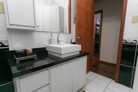 Apartamento à venda com 105m², 3 quartos e sem vagaBanheiro