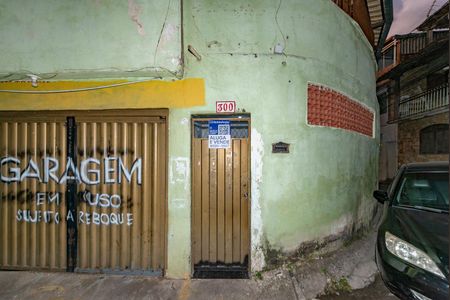 Casa à venda com 200m², 2 quartos e 1 vagaFachada