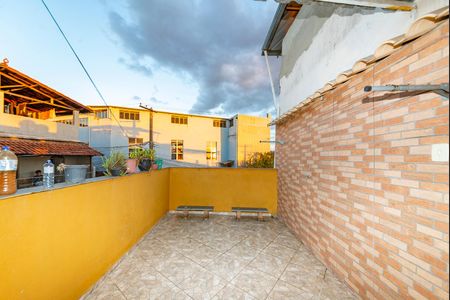 Casa à venda com 200m², 2 quartos e 1 vagaCobertura