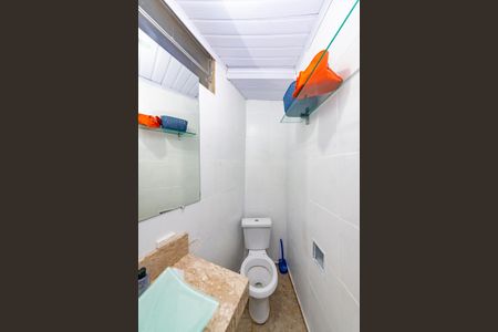 Casa à venda com 200m², 2 quartos e 1 vagaLavabo