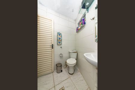Casa à venda com 200m², 2 quartos e 1 vagaBanheiro