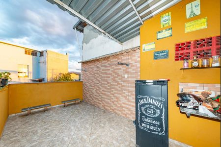 Casa à venda com 200m², 2 quartos e 1 vagaCobertura