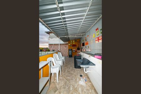 Casa à venda com 200m², 2 quartos e 1 vagaCobertura