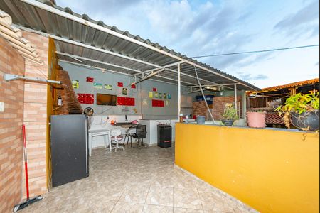 Casa à venda com 200m², 2 quartos e 1 vagaCobertura