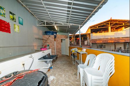 Casa à venda com 200m², 2 quartos e 1 vagaCobertura