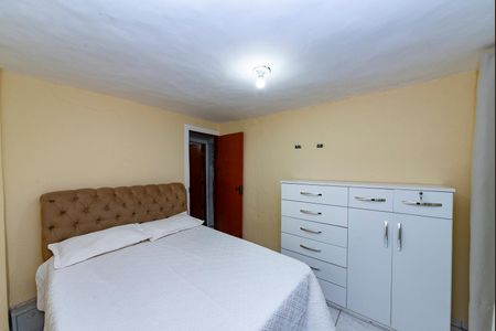 Casa à venda com 200m², 2 quartos e 1 vagaQuarto