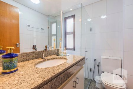 Apartamento à venda com 118m², 4 quartos e 2 vagas Apartamento à venda com 118m², 4 quartos e 2 vagasBanheiro Suíte