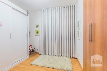 Apartamento à venda com 118m², 4 quartos e 2 vagas Apartamento à venda com 118m², 4 quartos e 2 vagasQuarto 2