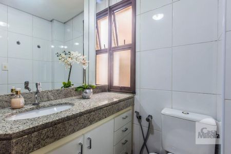 Apartamento à venda com 118m², 4 quartos e 2 vagas Apartamento à venda com 118m², 4 quartos e 2 vagasBanheiro Social