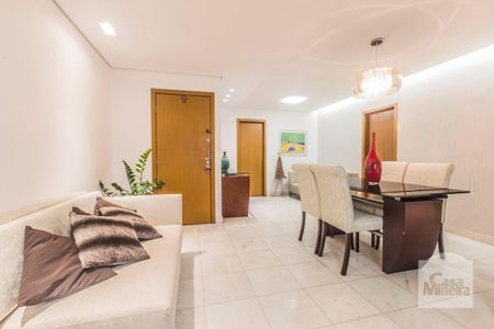 Apartamento à venda com 118m², 4 quartos e 2 vagas Apartamento à venda com 118m², 4 quartos e 2 vagasSala