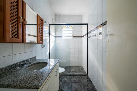 Casa à venda com 156m², 3 quartos e 1 vagaBanheiro
