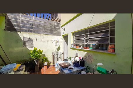 Casa à venda com 142m², 3 quartos e 2 vagasQuintal