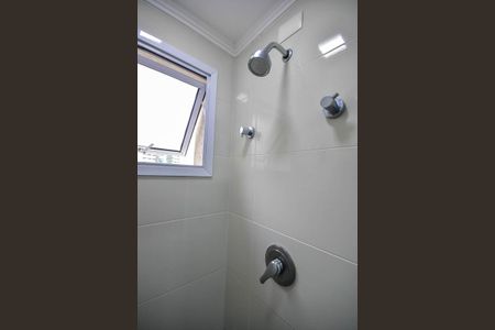 Apartamento à venda com 90m², 2 quartos e 2 vagasChuveiro do Banheiro da Suíte 2