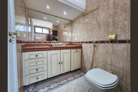 Apartamento à venda com 222m², 3 quartos e 3 vagasBanheiro da Suíte