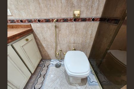 Apartamento à venda com 222m², 3 quartos e 3 vagasBanheiro da Suíte