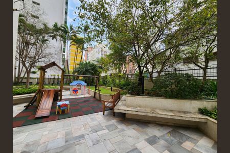 Apartamento à venda com 222m², 3 quartos e 3 vagasÁrea comum - Playground