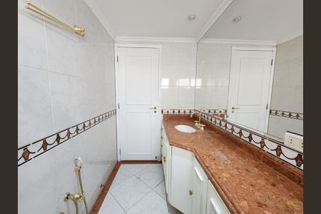 Apartamento à venda com 222m², 3 quartos e 3 vagasBanheiro Social