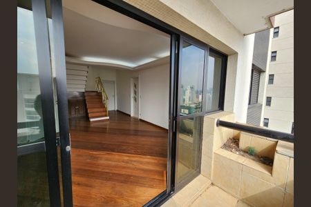 Apartamento à venda com 222m², 3 quartos e 3 vagasVaranda da Sala 2
