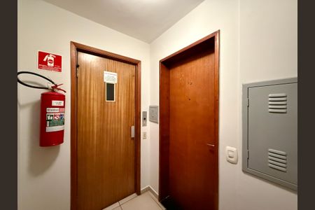 Apartamento à venda com 69m², 2 quartos e 1 vaga Apartamento à venda com 69m², 2 quartos e 1 vagaHall