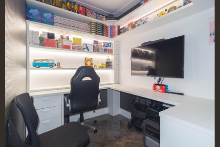 Apartamento à venda com 130m², 2 quartos e 2 vagasEscritório