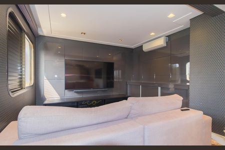 Apartamento à venda com 130m², 2 quartos e 2 vagasSala de TV