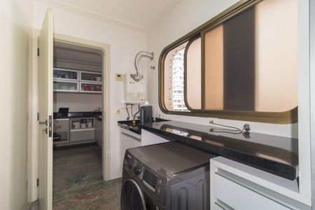 Apartamento à venda com 130m², 2 quartos e 2 vagasÁrea de Serviço