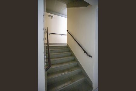 Apartamento à venda com 46m², 2 quartos e 1 vagaEscada