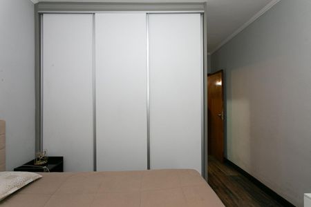 Casa à venda com 200m², 3 quartos e 4 vagas Casa à venda com 200m², 3 quartos e 4 vagasSuíte