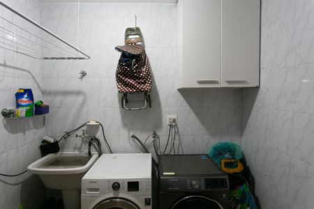 Casa à venda com 200m², 3 quartos e 4 vagas Casa à venda com 200m², 3 quartos e 4 vagasÁrea de Serviço