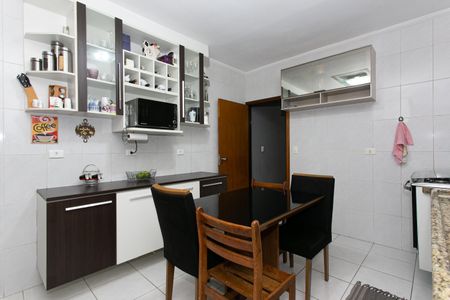 Casa à venda com 200m², 3 quartos e 4 vagas Casa à venda com 200m², 3 quartos e 4 vagasCozinha