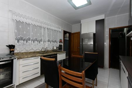 Casa à venda com 200m², 3 quartos e 4 vagas Casa à venda com 200m², 3 quartos e 4 vagasCozinha