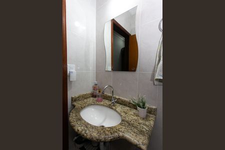 Casa à venda com 200m², 3 quartos e 4 vagas Casa à venda com 200m², 3 quartos e 4 vagasBanheiro Social