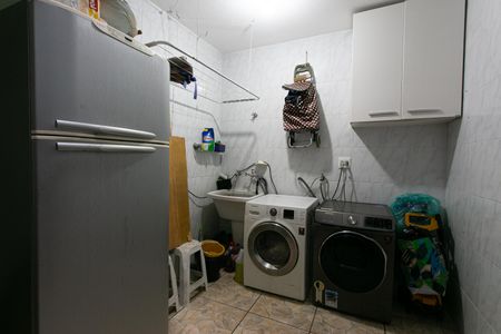 Casa à venda com 200m², 3 quartos e 4 vagas Casa à venda com 200m², 3 quartos e 4 vagasÁrea de Serviço