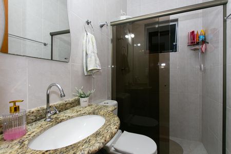 Casa à venda com 200m², 3 quartos e 4 vagas Casa à venda com 200m², 3 quartos e 4 vagasBanheiro Social