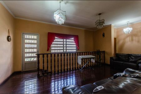 Casa à venda com 800m², 6 quartos e 15 vagasCorredor