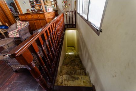 Casa à venda com 800m², 6 quartos e 15 vagasSala - escada