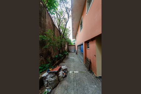 Casa à venda com 800m², 6 quartos e 15 vagasCorredor externo