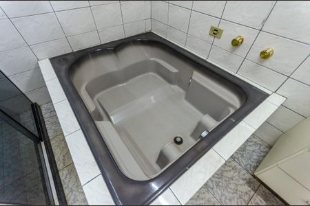 Casa à venda com 800m², 6 quartos e 15 vagasSuíte 4 - banheiro