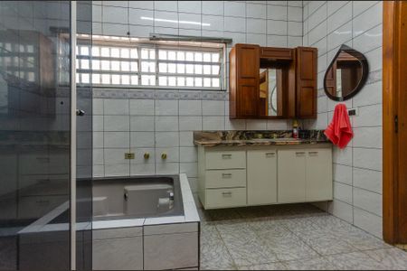 Casa à venda com 800m², 6 quartos e 15 vagasSuíte 4 - banheiro