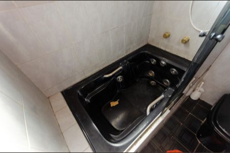 Casa à venda com 800m², 6 quartos e 15 vagasSuíte 1 - banheiro