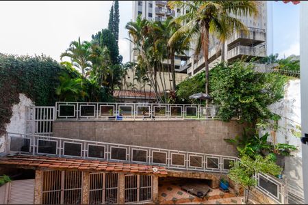 Casa à venda com 800m², 6 quartos e 15 vagasSuíte 4 - janela