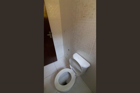 Casa de condomínio à venda com 110m², 2 quartos e 1 vagaBanheiro da Suíte 1