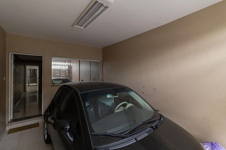 Casa à venda com 300m², 3 quartos e 1 vaga Casa à venda com 300m², 3 quartos e 1 vagaGaragem