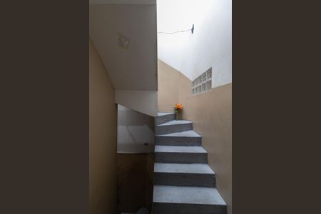 Casa à venda com 300m², 3 quartos e 1 vaga Casa à venda com 300m², 3 quartos e 1 vagaEscada