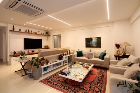 Apartamento à venda com 154m², 3 quartos e 2 vagas Apartamento à venda com 154m², 3 quartos e 2 vagasSala