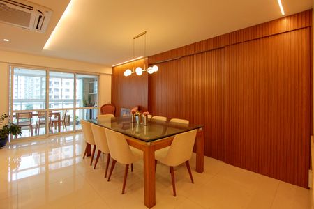 Apartamento à venda com 154m², 3 quartos e 2 vagas Apartamento à venda com 154m², 3 quartos e 2 vagasSala